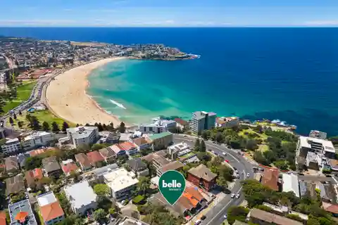 Dual-Fronted Beachside Semi with a Bright Future