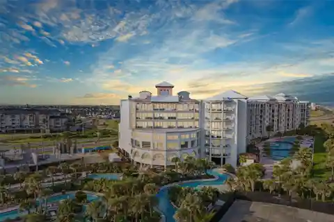 Beachfront Penthouse with Direct Gulf Views