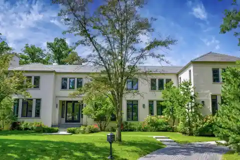 East Glencoe Stunner