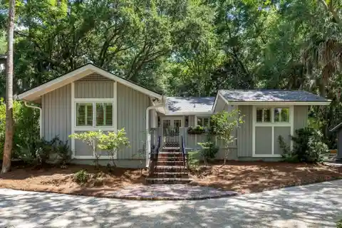 Charming Home Nestled on Oyster Rake