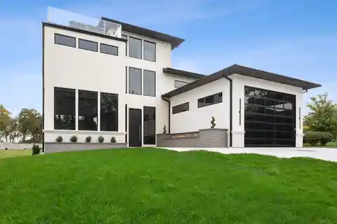 Dramatic Modern Luxury Home