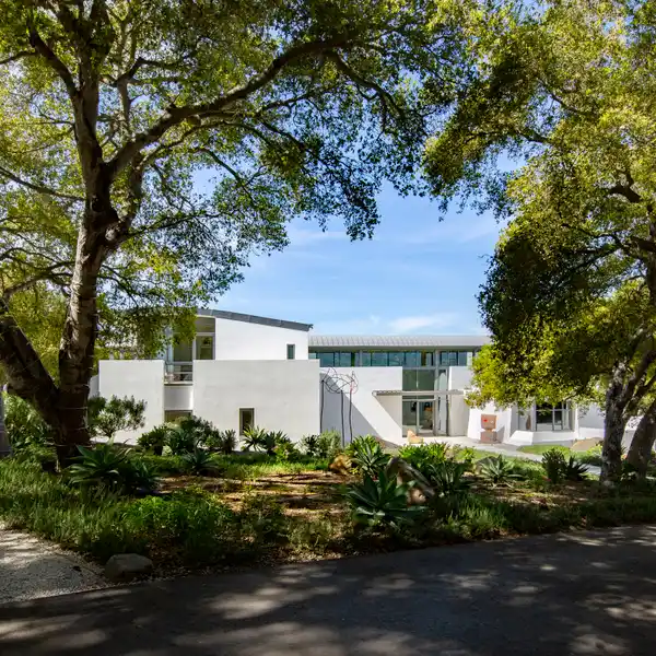 ELEGANT CONTEMPORARY ESTATE