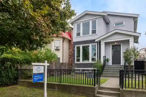 Elegant Modern Family Home