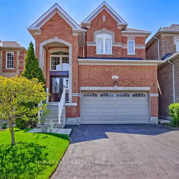 WARM FAMILY HOME IN CHURCHILL MEADOWS