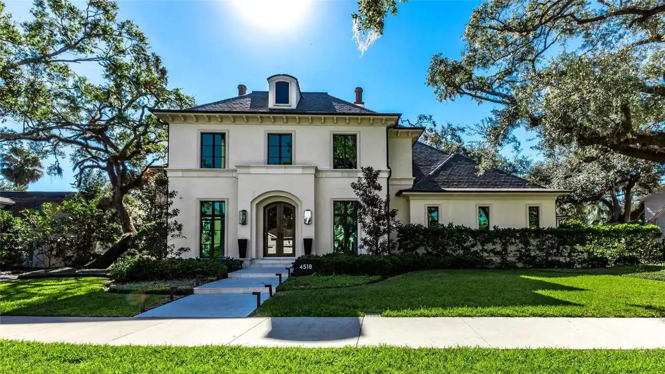 Stunning South Tampa Custom Home in Desirable Beach Park