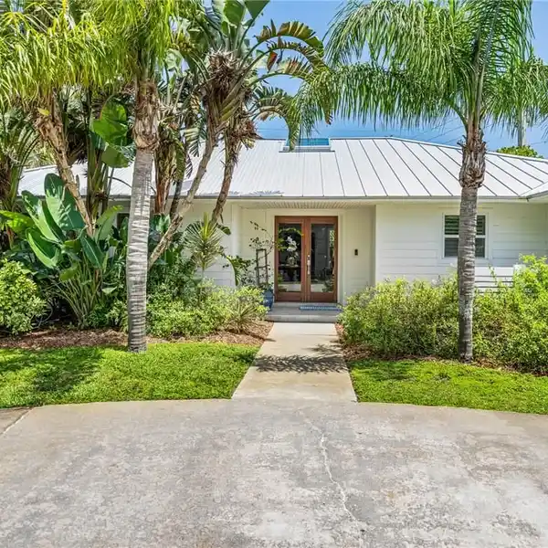 COASTAL RETREAT STEPS FROM PRIVATE BEACH ACCESS