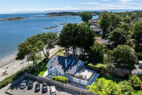 Charming Fully Renovated Duplex in the Esplanade