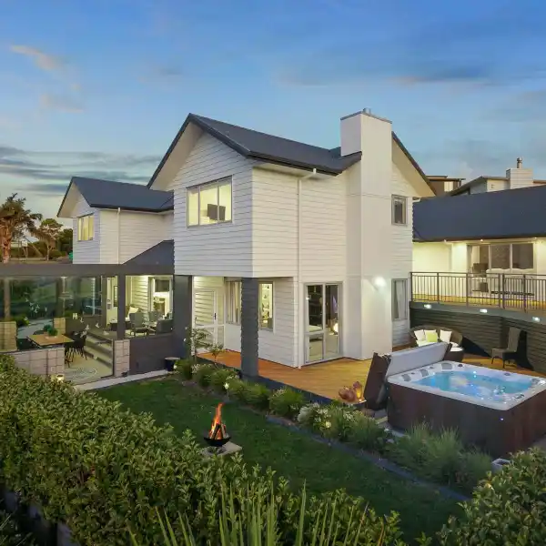 ALFRESCO PERFECTION IN PRIME WAIMAUKU LOCATION