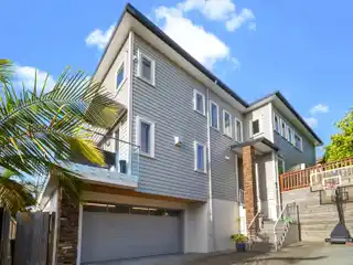 Style and Comfort in a Desirable Location