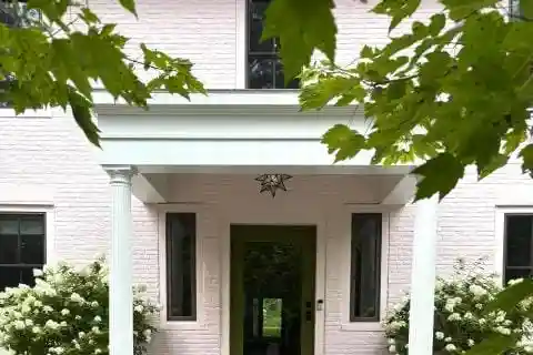Timeless 18th-Century Georgian Stone Home