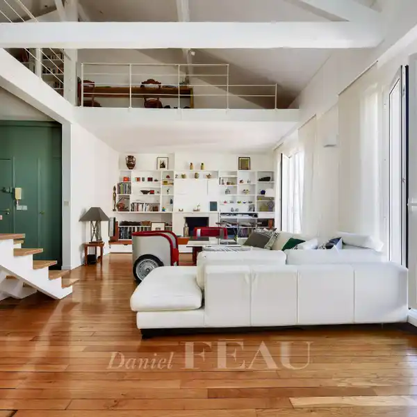 PEACEFUL HOUSE-LIKE APARTMENT