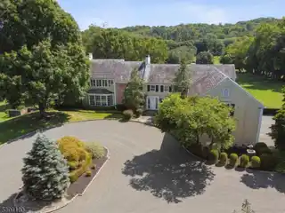 20-acre Equestrian Estate in Roxiticus Valley