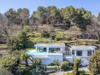 Architect-designed Villa with Breathtaking Sea Views