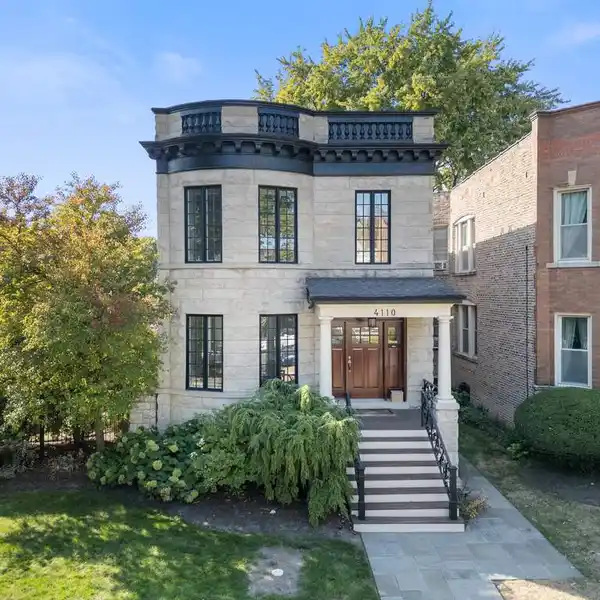 SPLENDID GREYSTONE IN EAST RAVENSWOOD