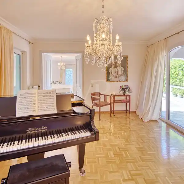 A FIRST-CLASS REFUGE