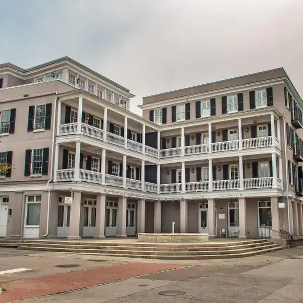 ELEGANT CONDO IN THE HISTORIC DISTRICT