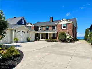 Magnificent Lakefront Estate
