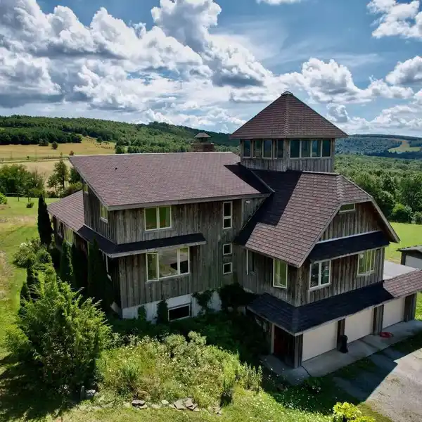 ONE-OF-A-KIND GEM WITH COMMANDING VIEWS
