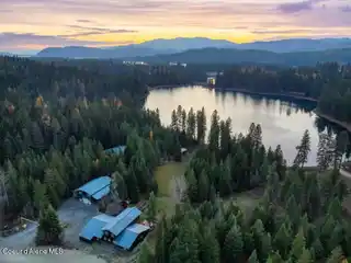 Exquisite Lakefront Estate