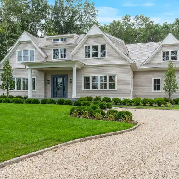 TRANQUIL SAG HARBOR ESTATE WITH GRAND AMENITIES