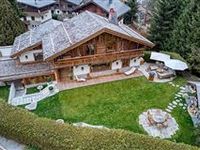 IMPRESSIVE CHARACTER CHALET IN THE ALPS