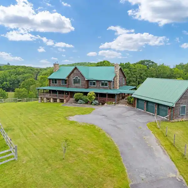 INCREDIBLE 12.5-ACRE PROPERTY