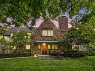 Beautifully Updated Estate Cottage