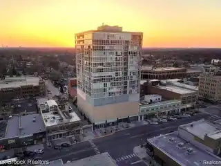 17th-Floor Penthouse at the Fifth