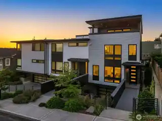 Thoughtfully Appointed Modern City Home