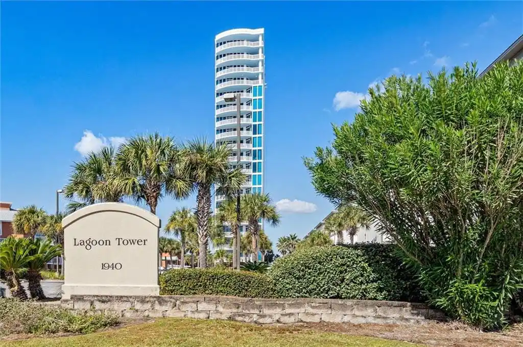 Lagoon Tower Penthouse