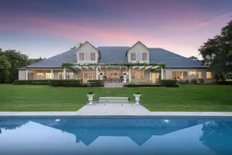 Grand Executive Property