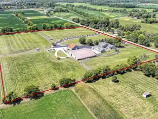 Hamilton County Estate with Indoor Riding Arena