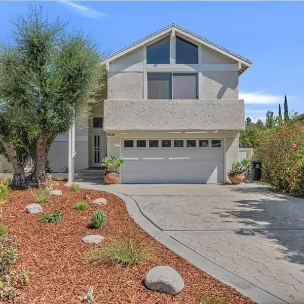 TARZANA FAMILY HOME WITH POOL, SPA & ENTERTAINER’S YARD