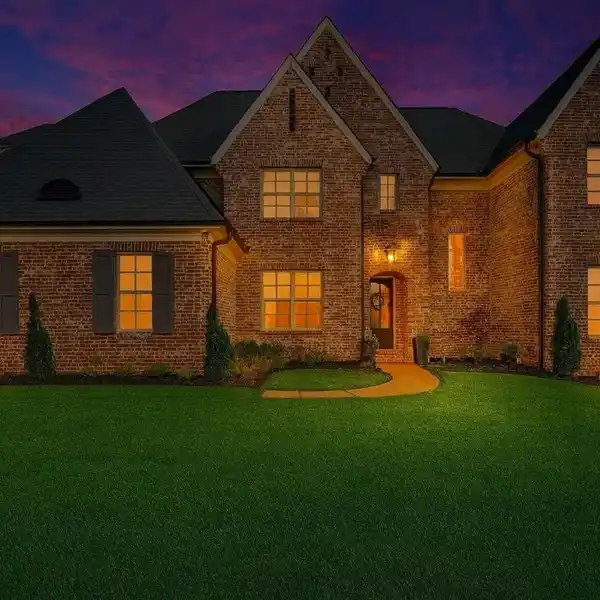 THOUGHTFULLY CRAFTED OPEN-CONCEPT HOME