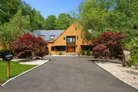 Refined Contemporary Residence in Morningside