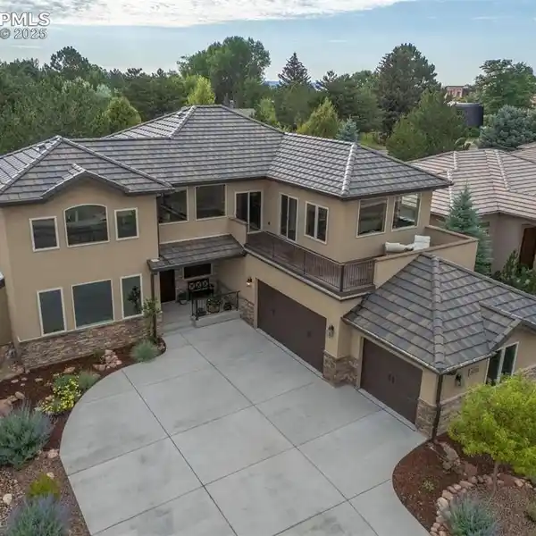 CUSTOM HOME OVERLOOKING GARDEN OF THE GODS