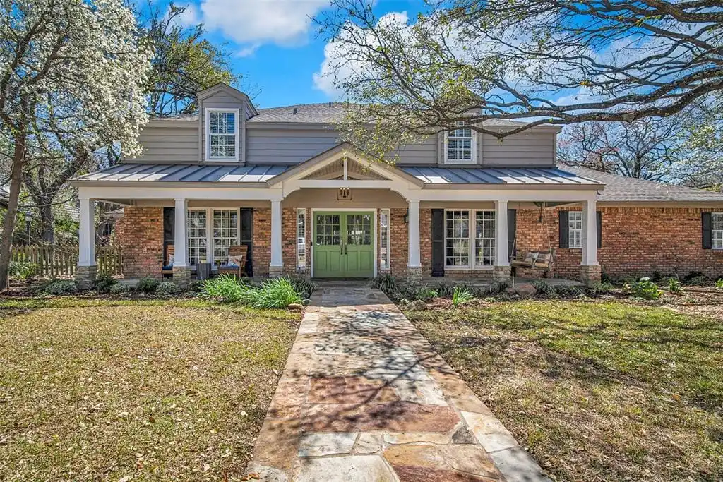 Traditional Lake Highlands Home Blending Charm and Style
