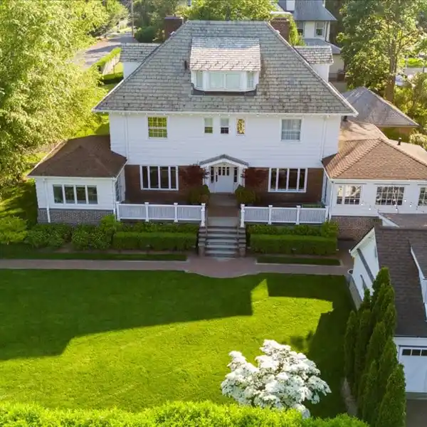ARCHITECTURAL BEAUTY IN LARCHMONT MANOR