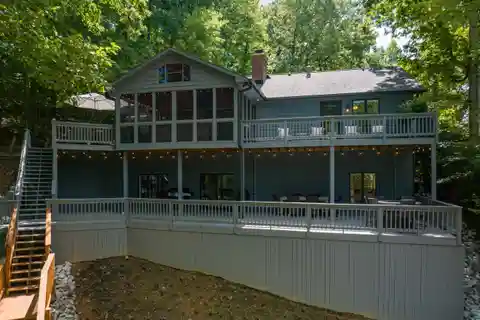 Completely Renovated Lake Keowee Lakehouse