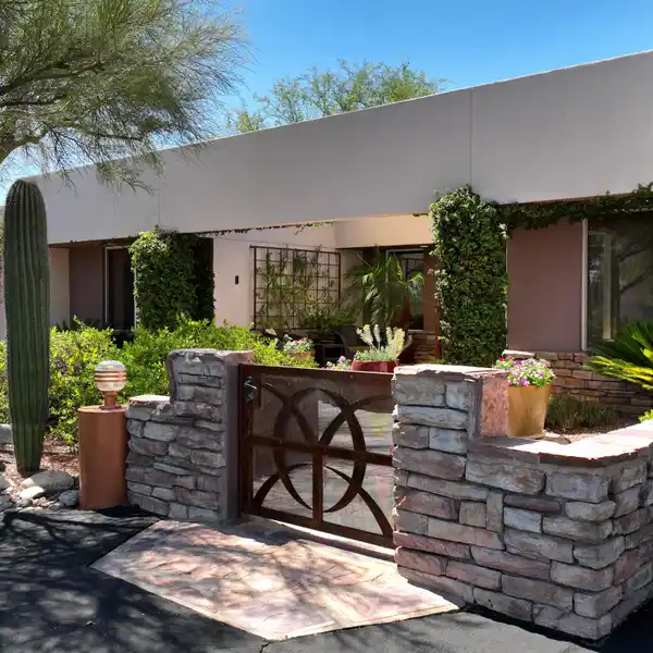 EXCEPTIONAL CUSTOM CONTEMPORARY HOME