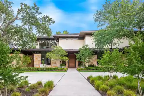 Architectural Masterpiece in a Prestigious Enclave