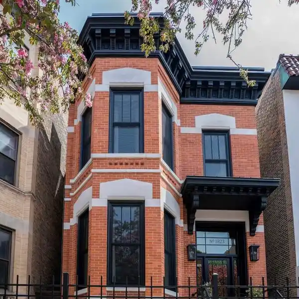 HISTORIC ITALIANATE ELEGANCE IN PICTURESQUE OLD TOWN