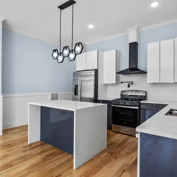 BRAND NEW MODERN CONDOMINIUM