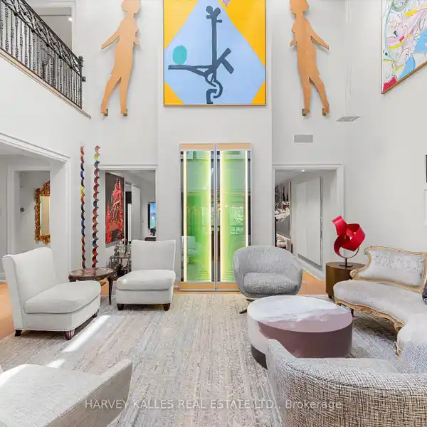 SOPHISTICATED FULLY RENOVATED TOWNHOME