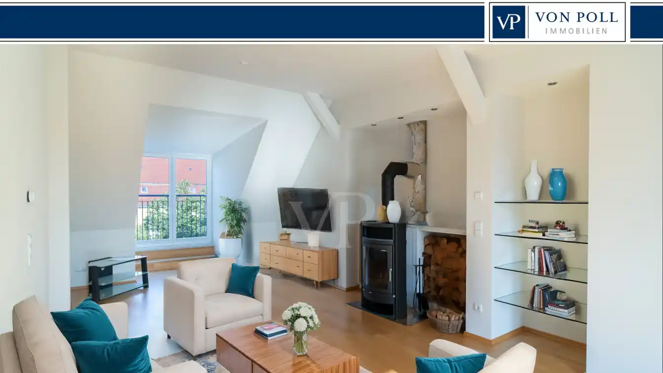 Exclusive Top-floor Apartment in a Handsome Building