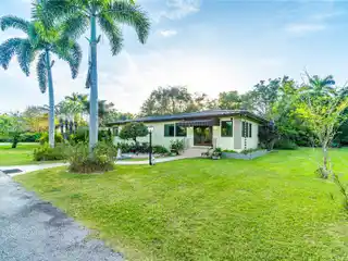 Fully Renovated Homestead Stunner