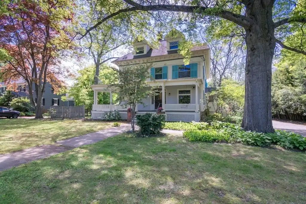 Downtown Amherst Estate with Detached Studio