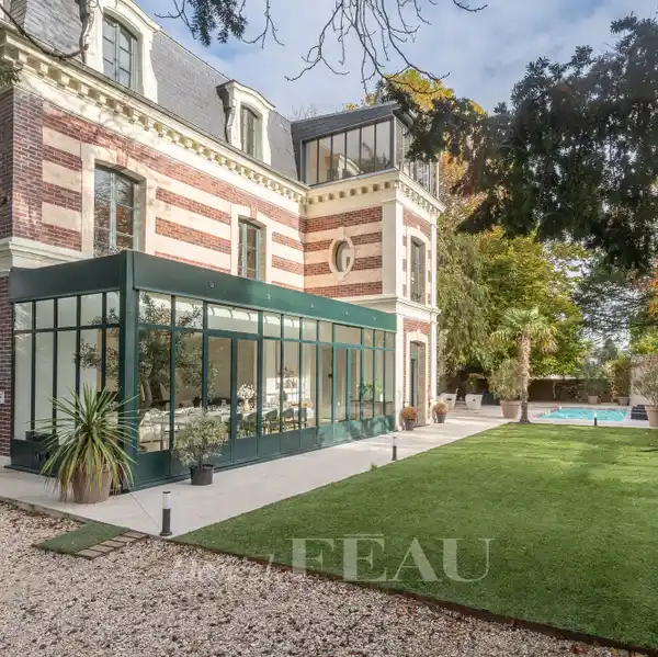 LUXURIOUS AND CHARACTERFUL PERIOD PROPERTY WITH POOL