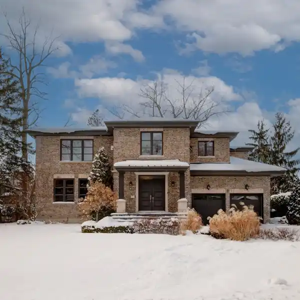 CUSTOM-BUILT BRICK BEAUTY