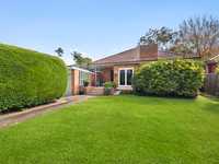 INVITING FULL BRICK SINGLE-LEVEL HOME